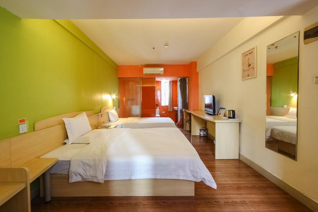 7Days Inn Guangzhou Wuyang New Town Екстериор снимка